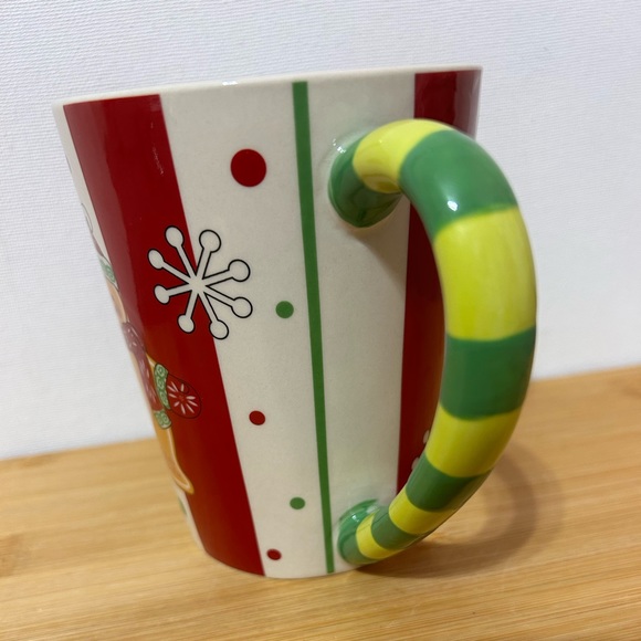 TEMPTATIONS Gingerbread Man Whimsical Christmas Coffee Mug 14 oz. NEW - Picture 2 of 4